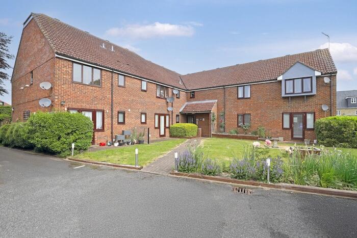 2-bed flat on Fyfield Road, Ongar, CM5, £259,950