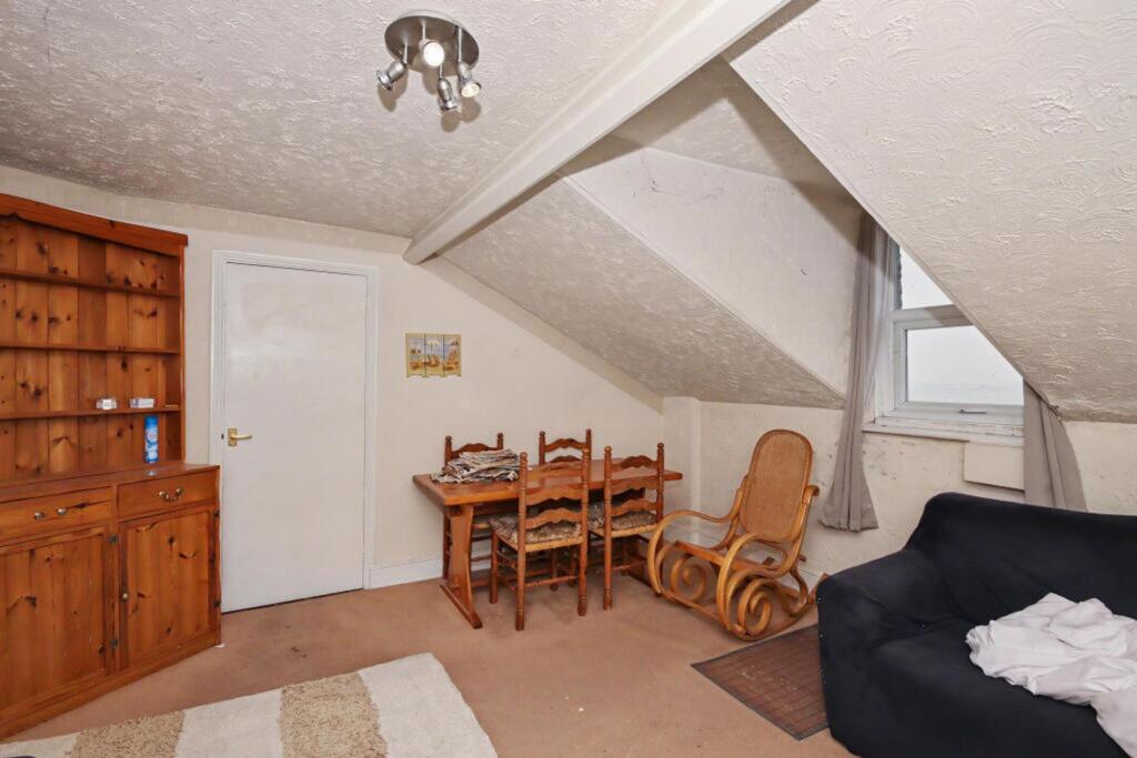 Apartment in East Suffolk, Lowestoft - View 4