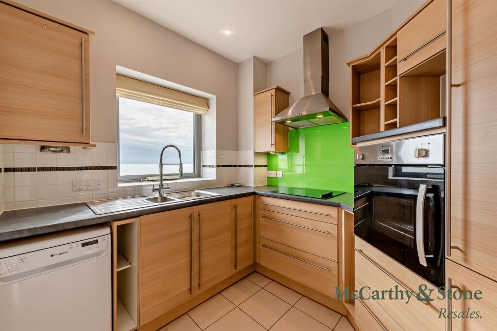 Apartment in Lewes, Seaford - View 3