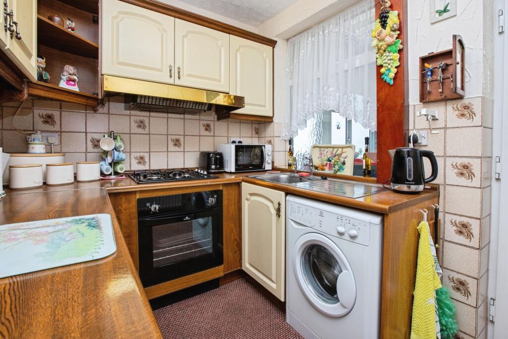 Columbia Avenue, Sutton-in-Ashfield, Nottinghamshire, NG17 photo 4