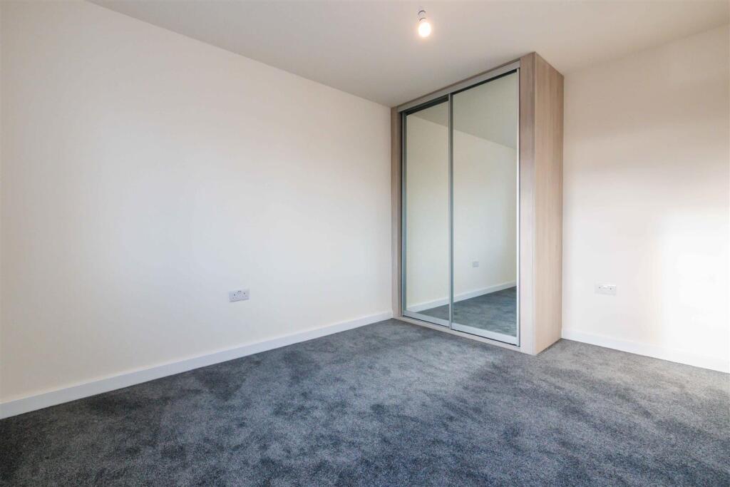 House in Malvern Hills, Malvern - More