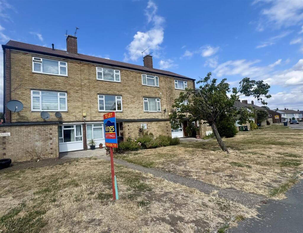 Main image of property: Russells Ride, Cheshunt, Waltham Cross