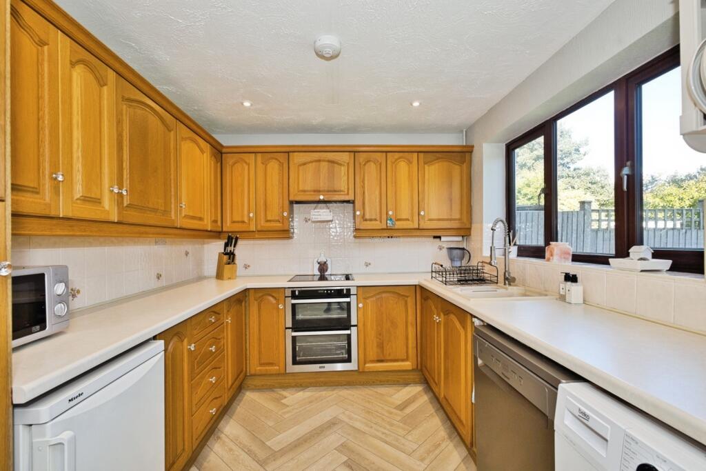 Bishop Crescent, Shepton Mallet, BA4 - View 2