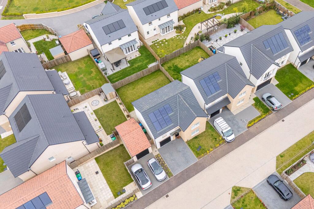 House in Kirkcaldy - More