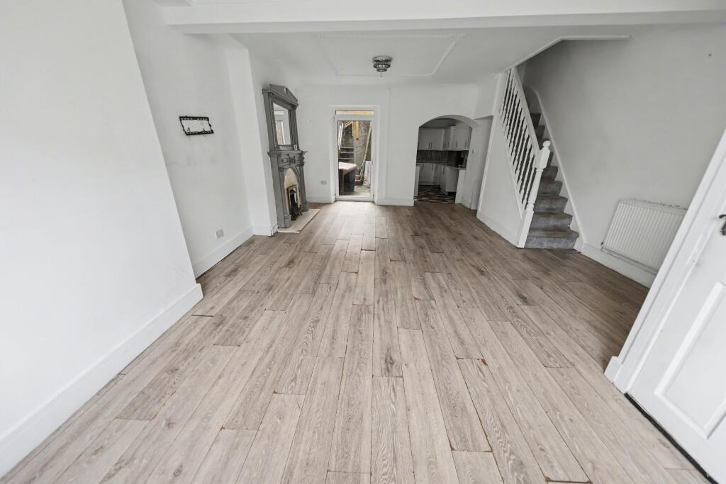 Woodfield Terrace, Mountain Ash photo 5