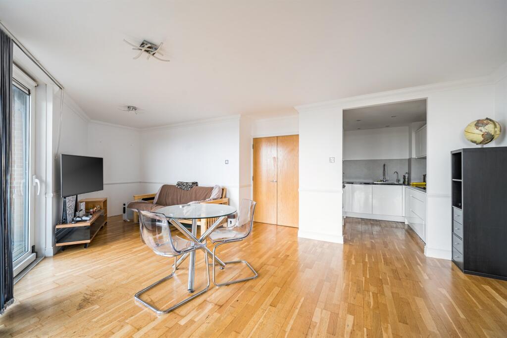 Apartment in London - View 2