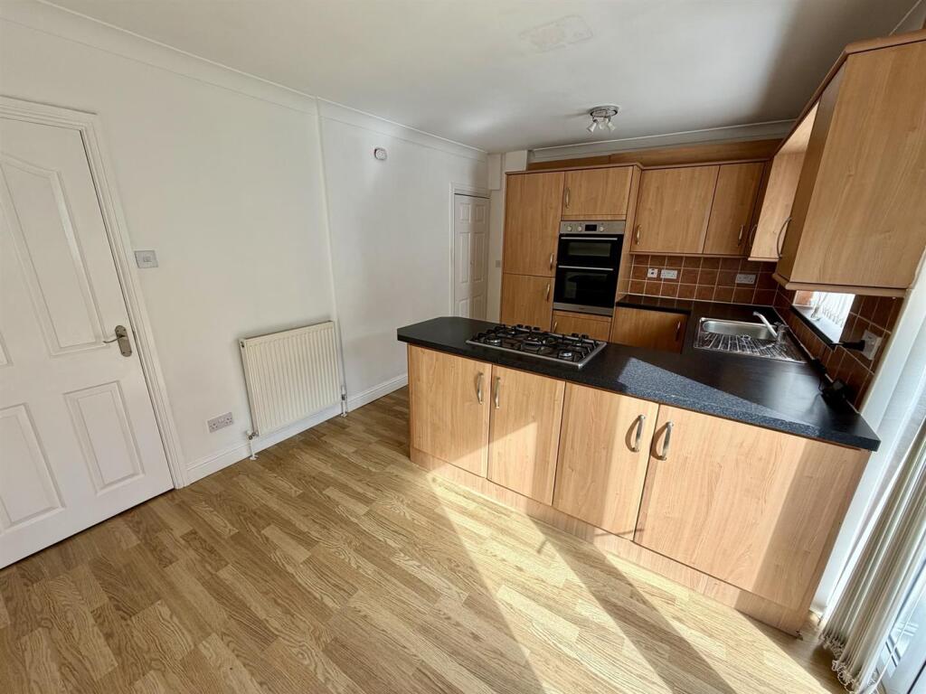 House in Wakefield - View 3