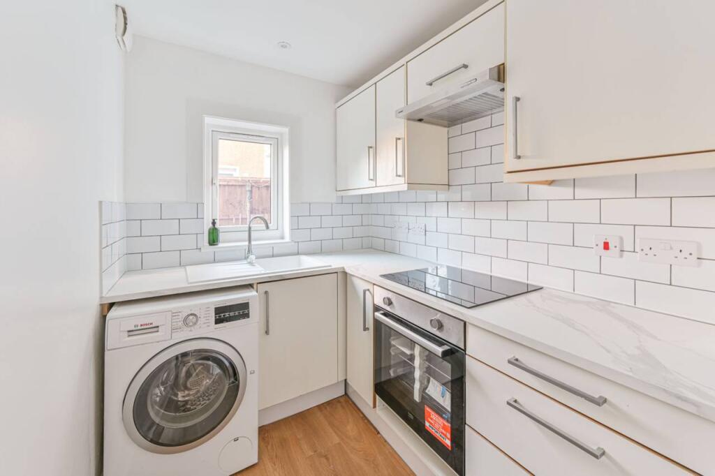 Apartment in London - More