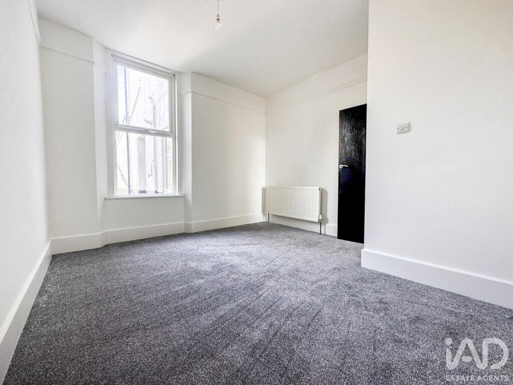 Apartment in Plymouth - More
