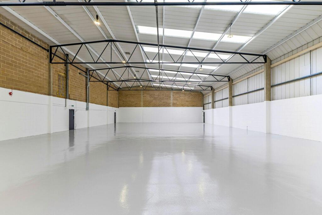 107834_Unit 2 Heathlands Industrial Estate-22_low.jpg