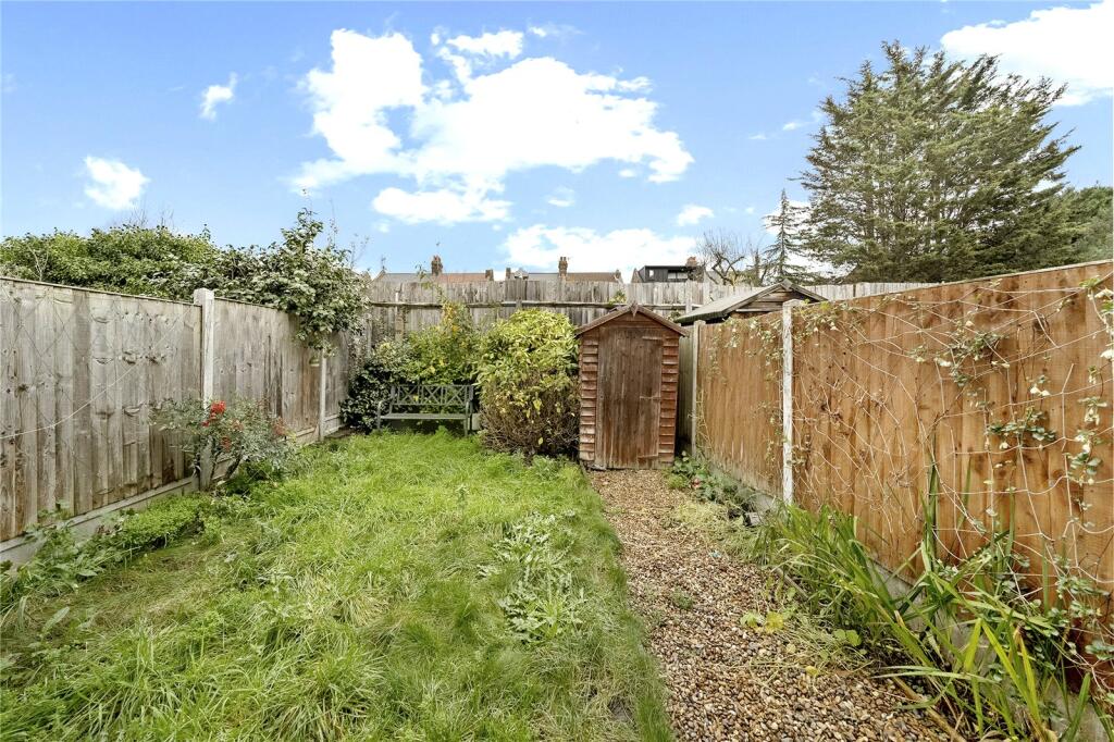 Apartment in London, Whipps Cross, Leytonstone - View 3