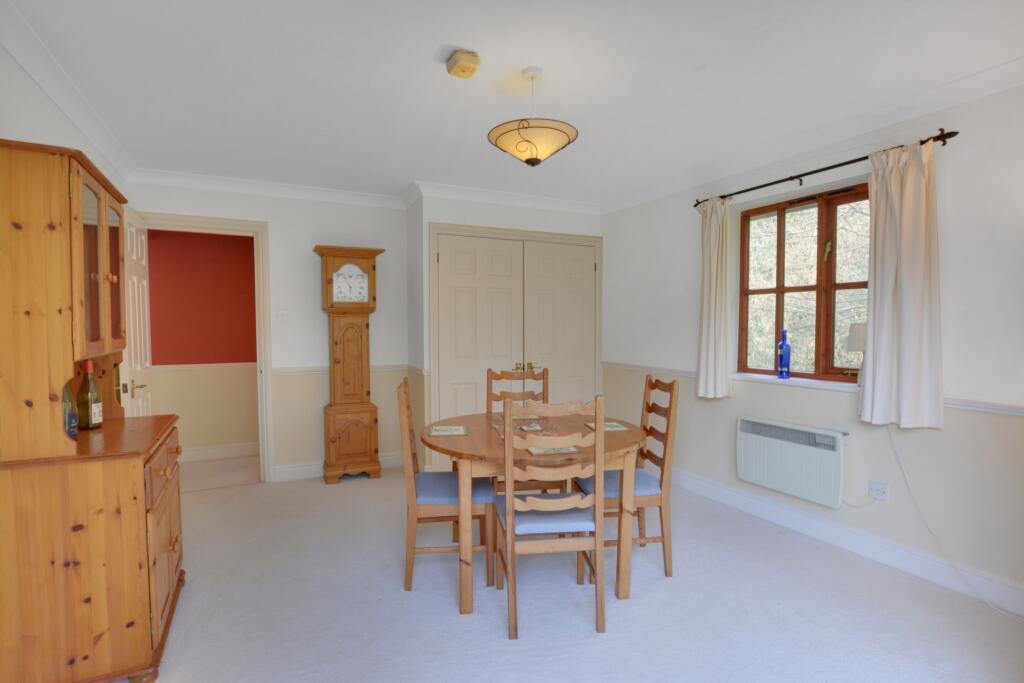 Abbey Hill, Netley Village, SO31 photo 2