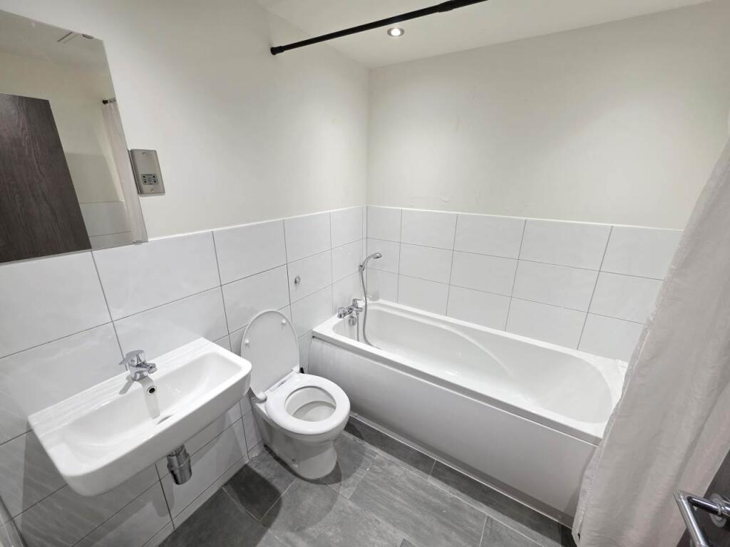 Apartment in Bradford - More