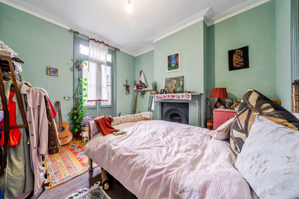 House in London - View 2