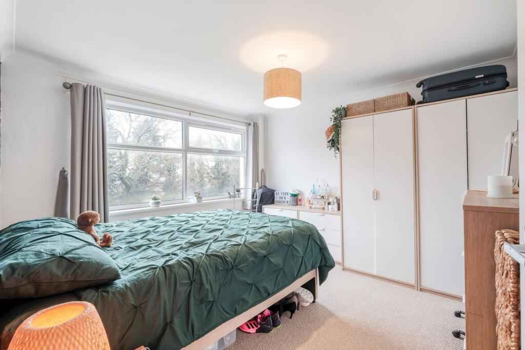 Apartment in Solihull, West Midlands - View 5