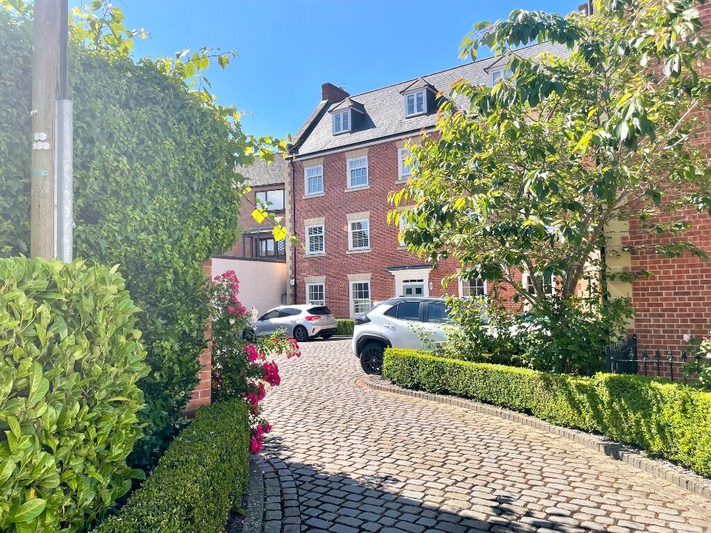 Main image of property: Ely Street, Stratford-Upon-Avon, Warwickshire, CV37