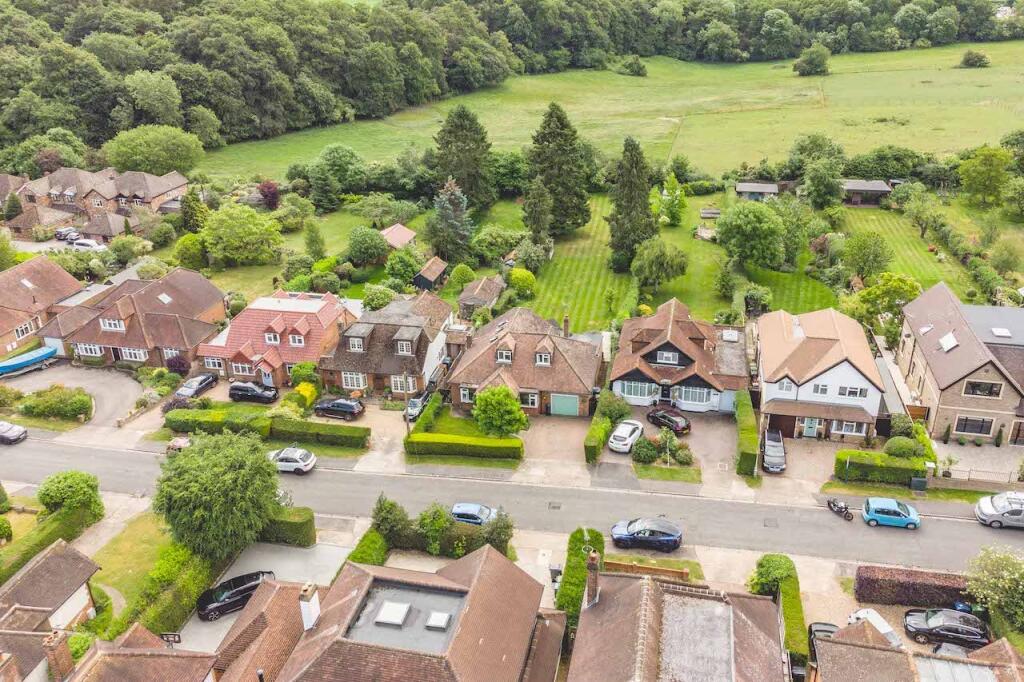 4-bed detached on Nortoft Road, Chalfont St Peter, SL9, £975,000