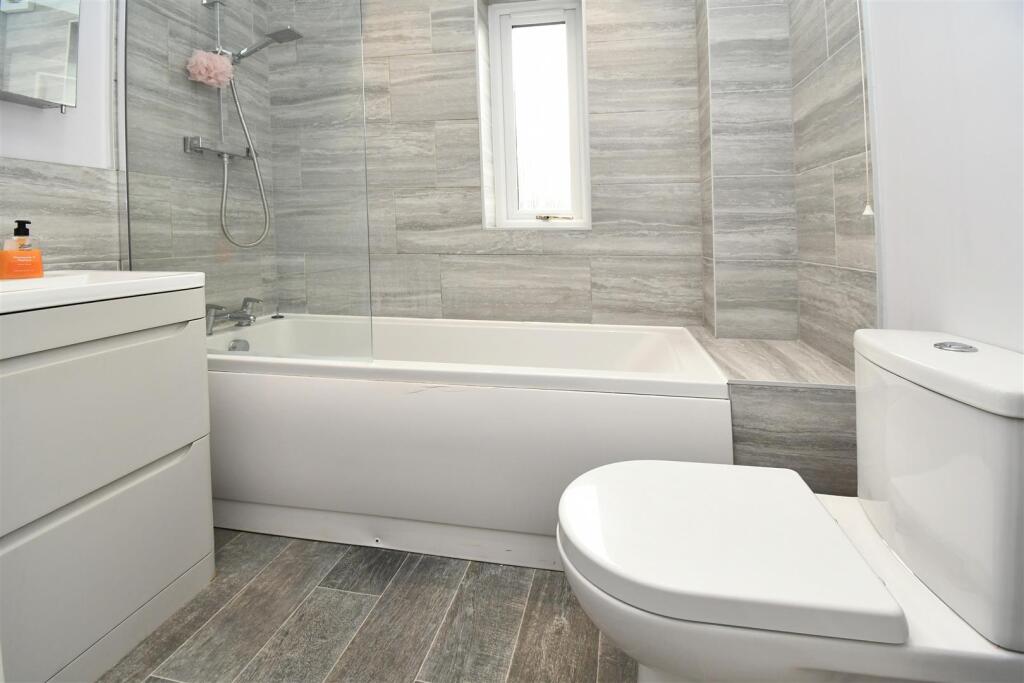 House in Warwick, Sydenham, Royal Leamington Spa - More