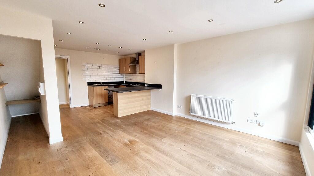 6 B The Square, Church Stretton, Shropshire, SY6 photo 3