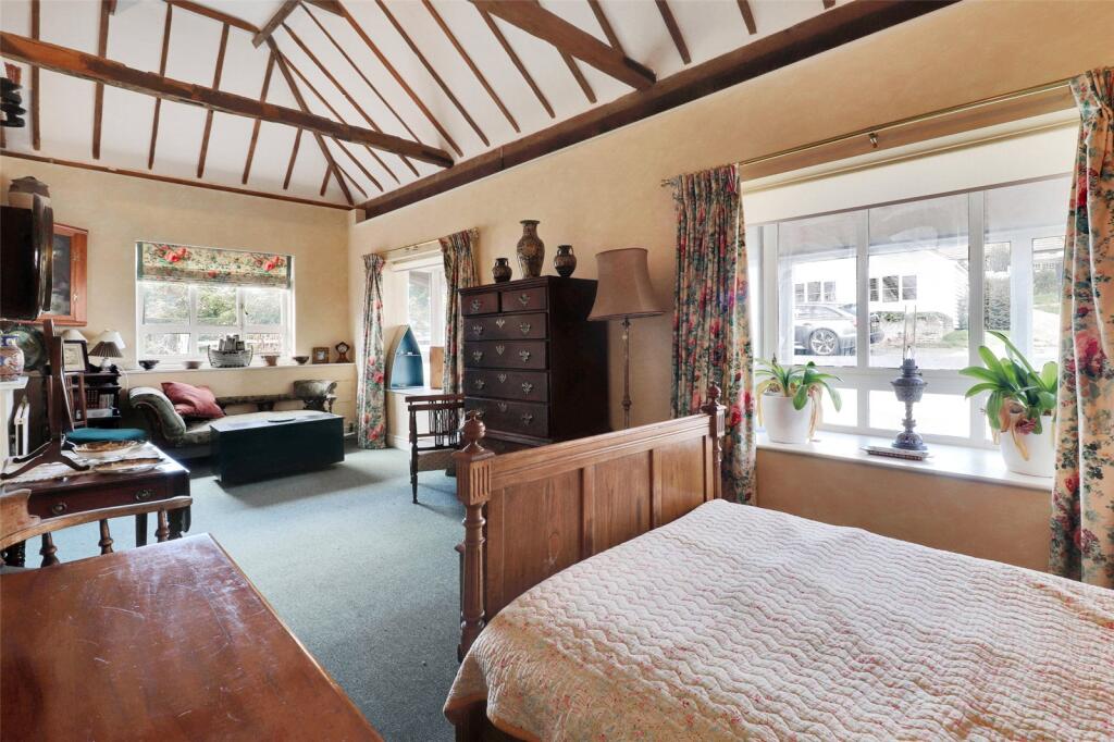 House in Tonbridge - More