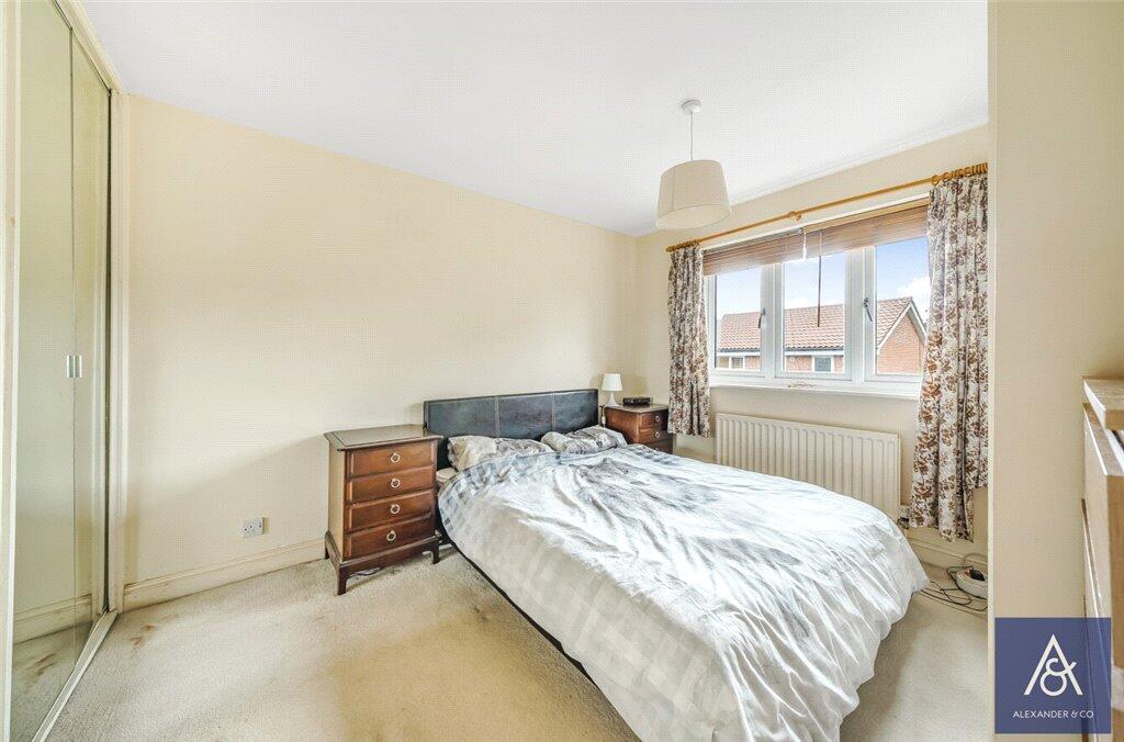 House in Brackley, Radstone Fields - More