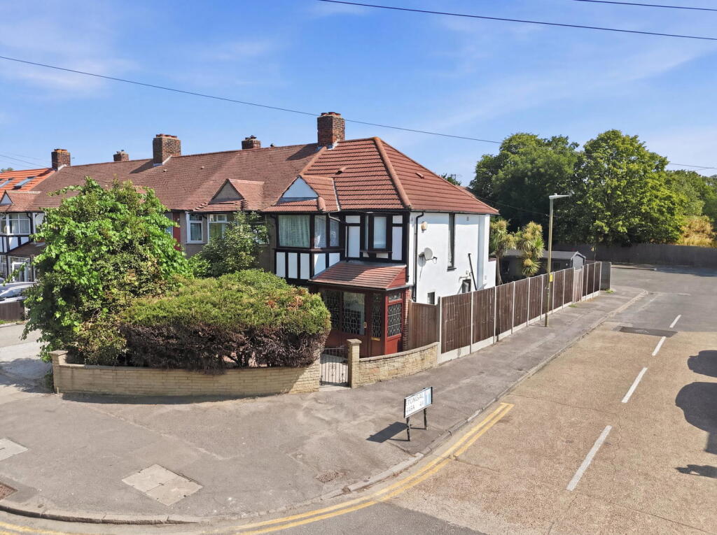 Main image of property: Tamworth Lane, Mitcham, CR4