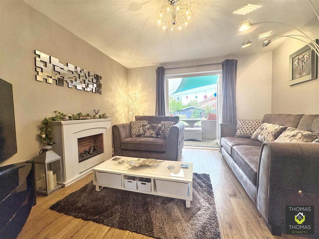 House in Gloucester - View 4