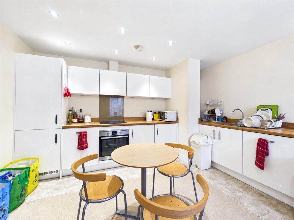 Apartment in Chelmsford, Moulsham - View 2