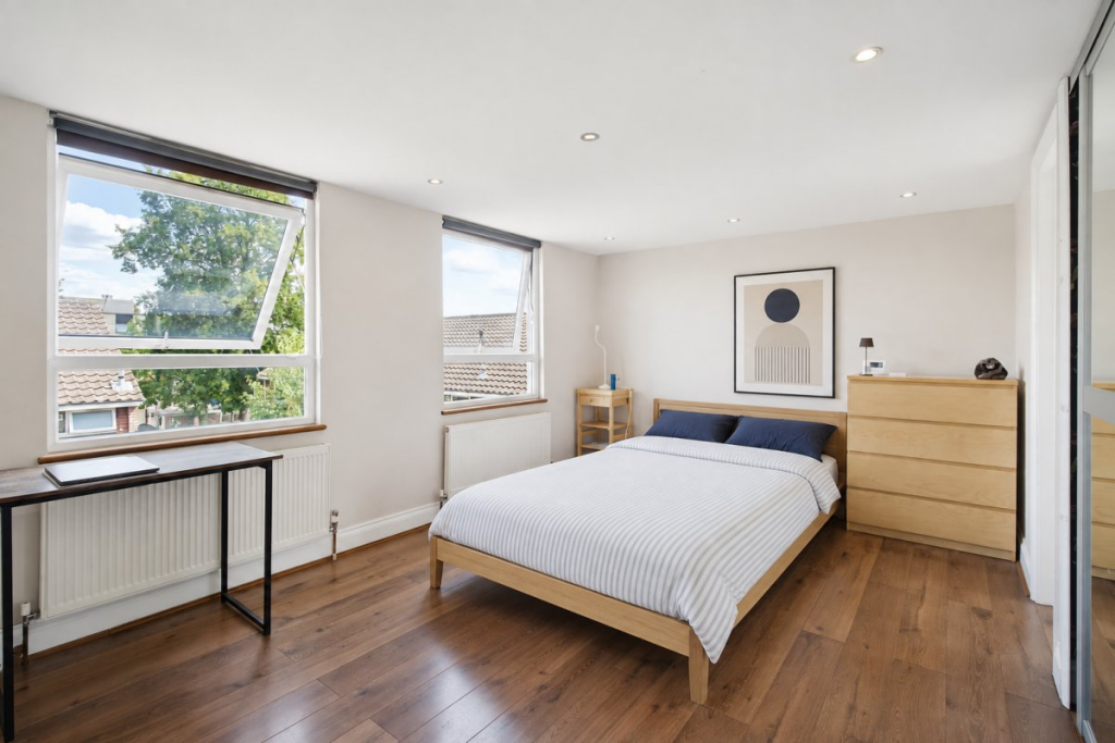 House in London - View 2
