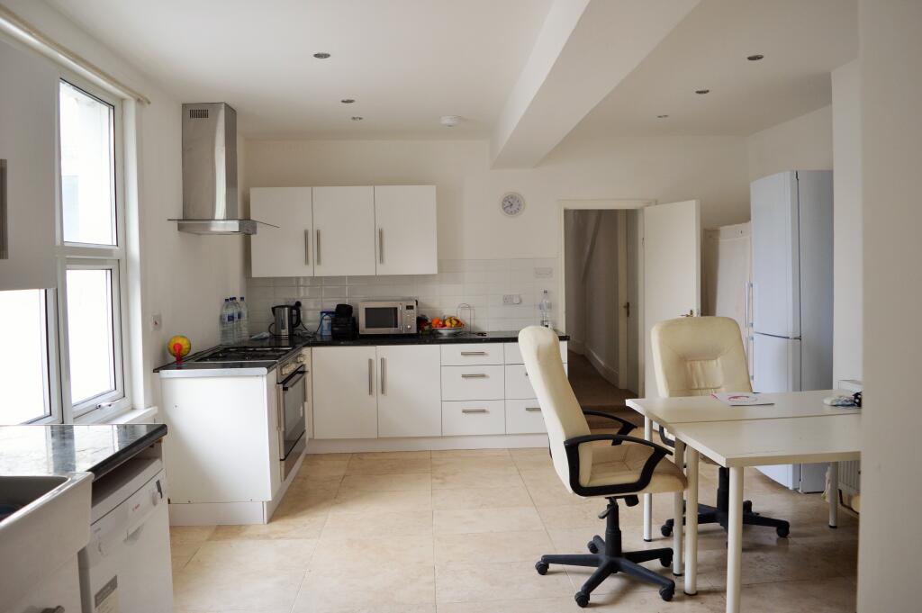 Apartment in London - View 4