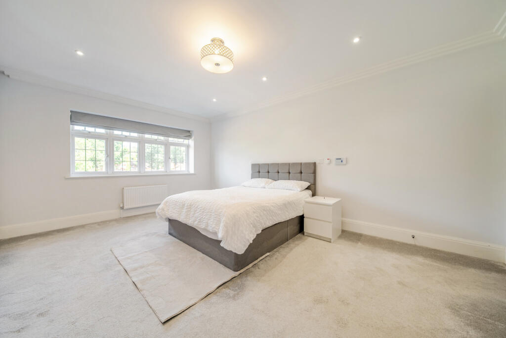 House in Bromley - View 5