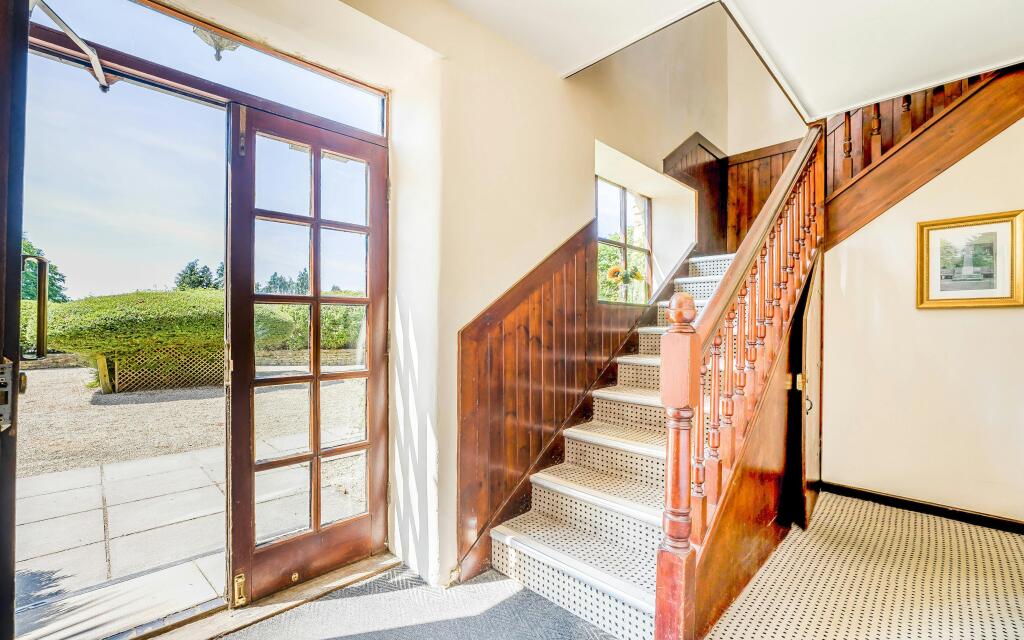 8690266-interior32.jpg