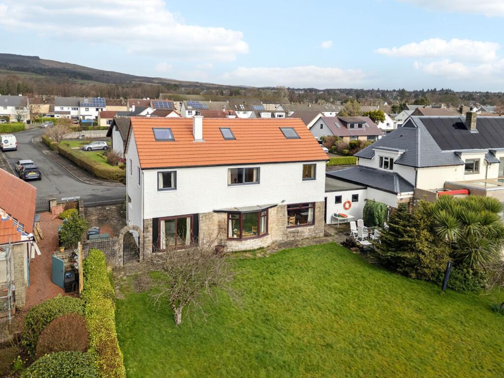 5-bed detached on Ferniegair Avenue, Helensburgh, G84, £510,000