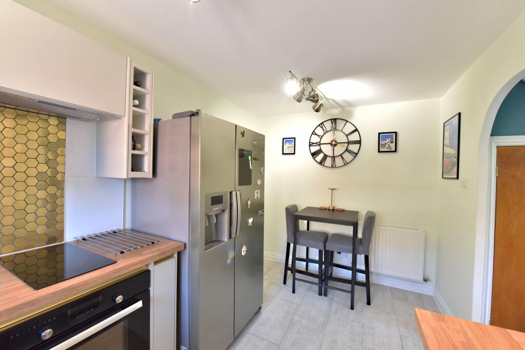 Apartment in Kingswinford, Hawbush - More