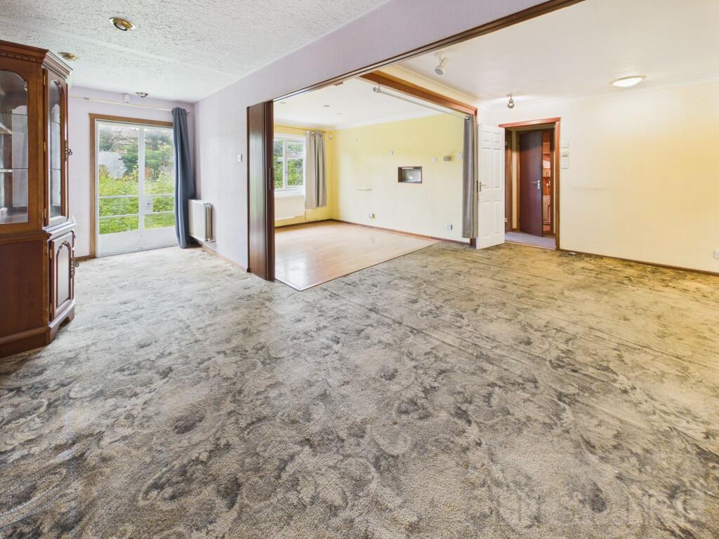 House in Crawley, Worth - View 5