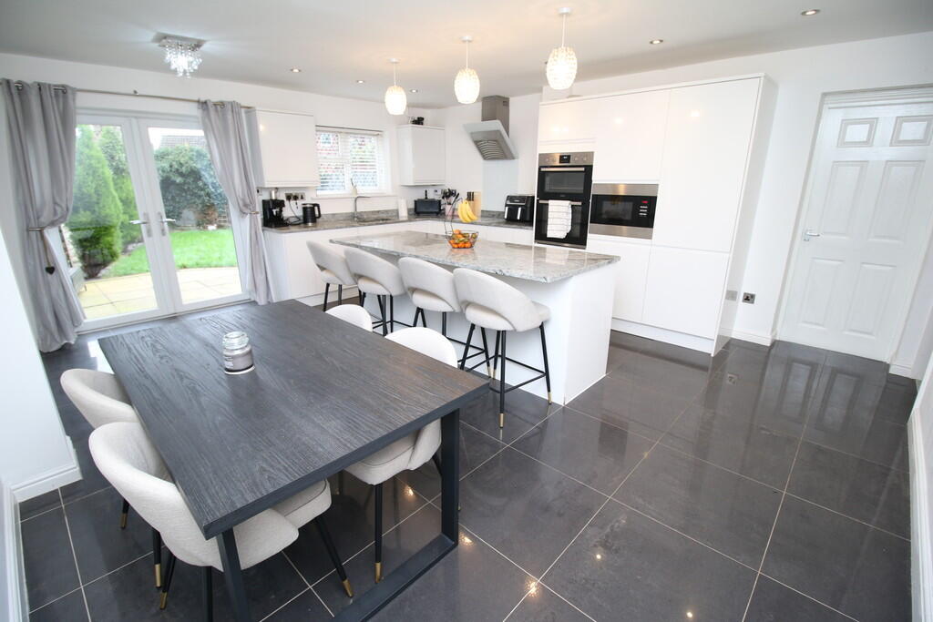 Arlington Way, Nuneaton  photo 3