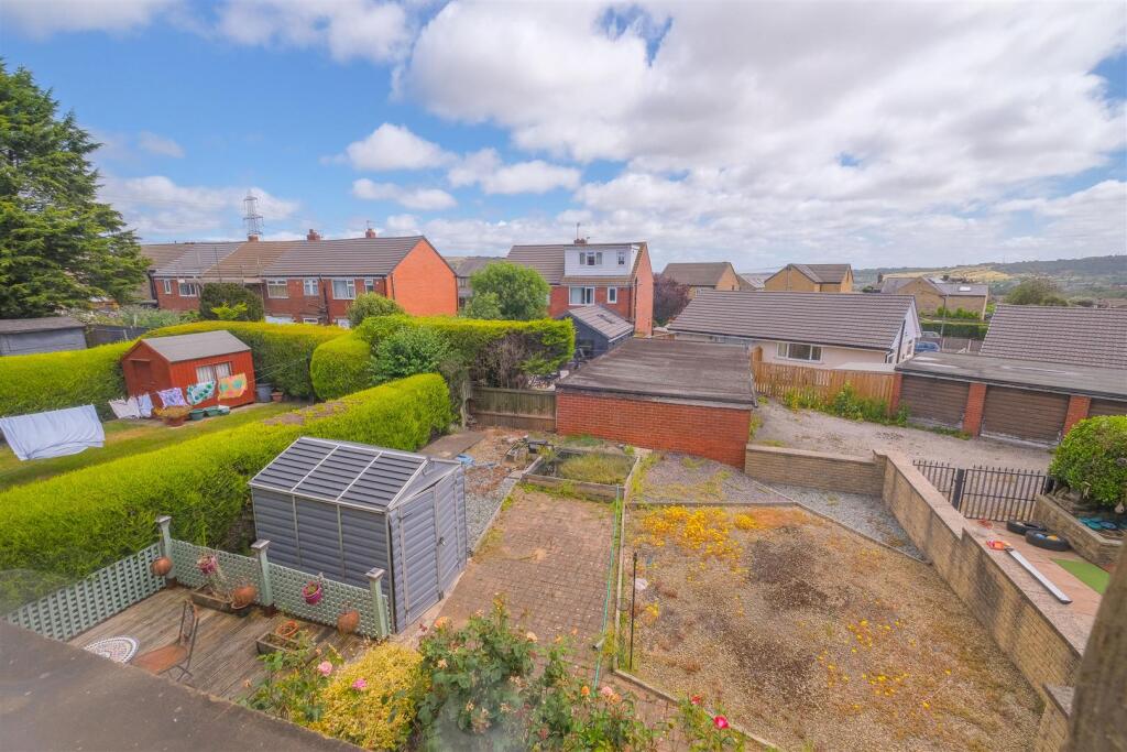 Highfield Avenue, Greetland, Halifax photo 3