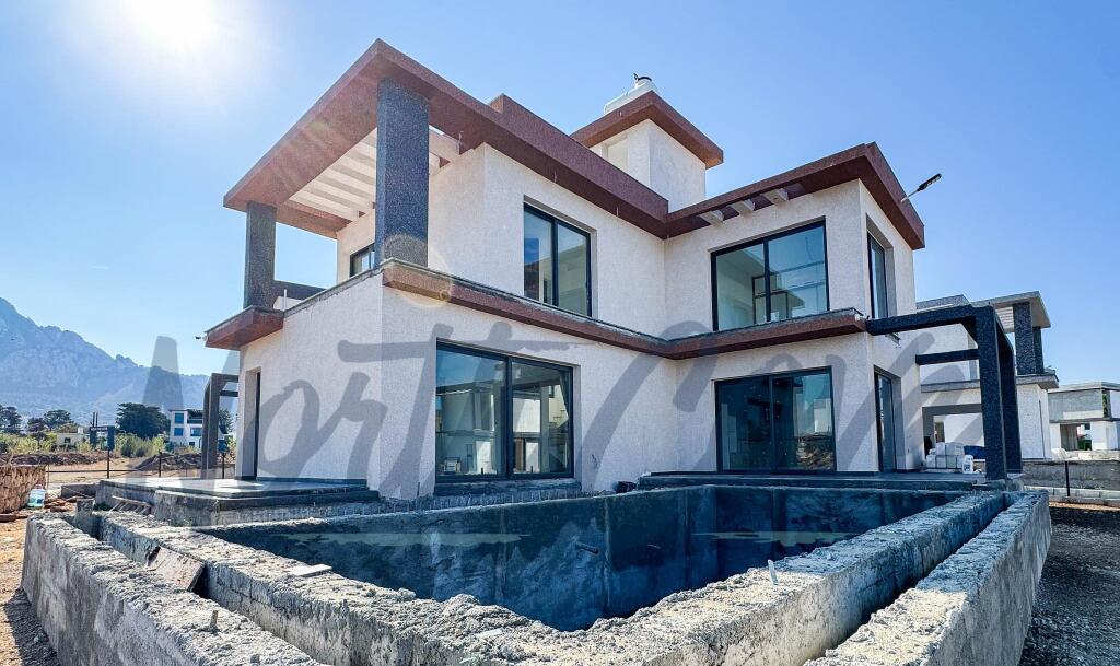 Main image of property: Kyrenia/Girne, Karsiyaka