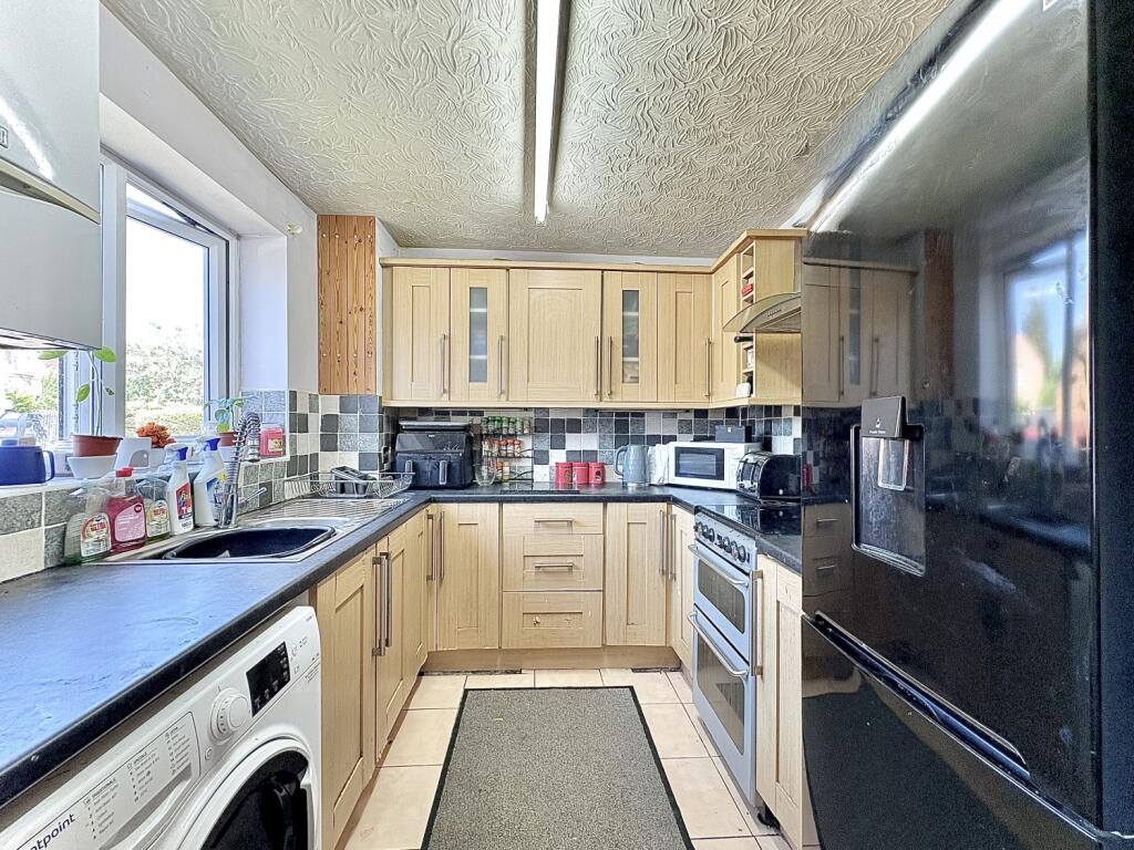 Julie Croft, Bilston, WV14 8YT photo 4