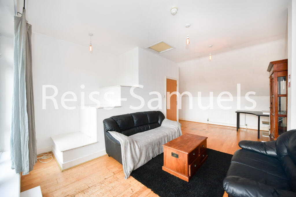 6 bedroom town house for rent