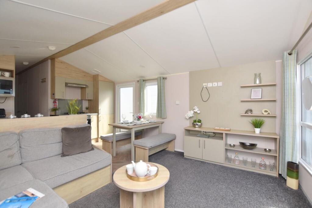 House in Folkestone and Hythe, Dymchurch - More