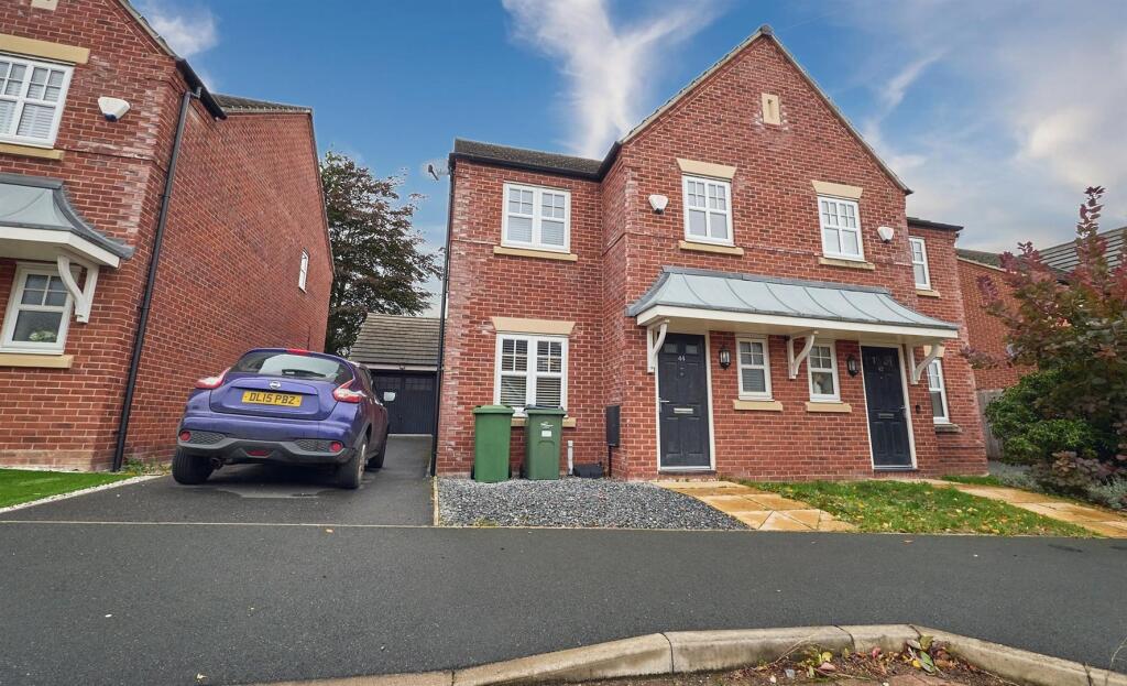 3-bed semi-detached on St. Marys Way, Elmesthorpe, £260,000