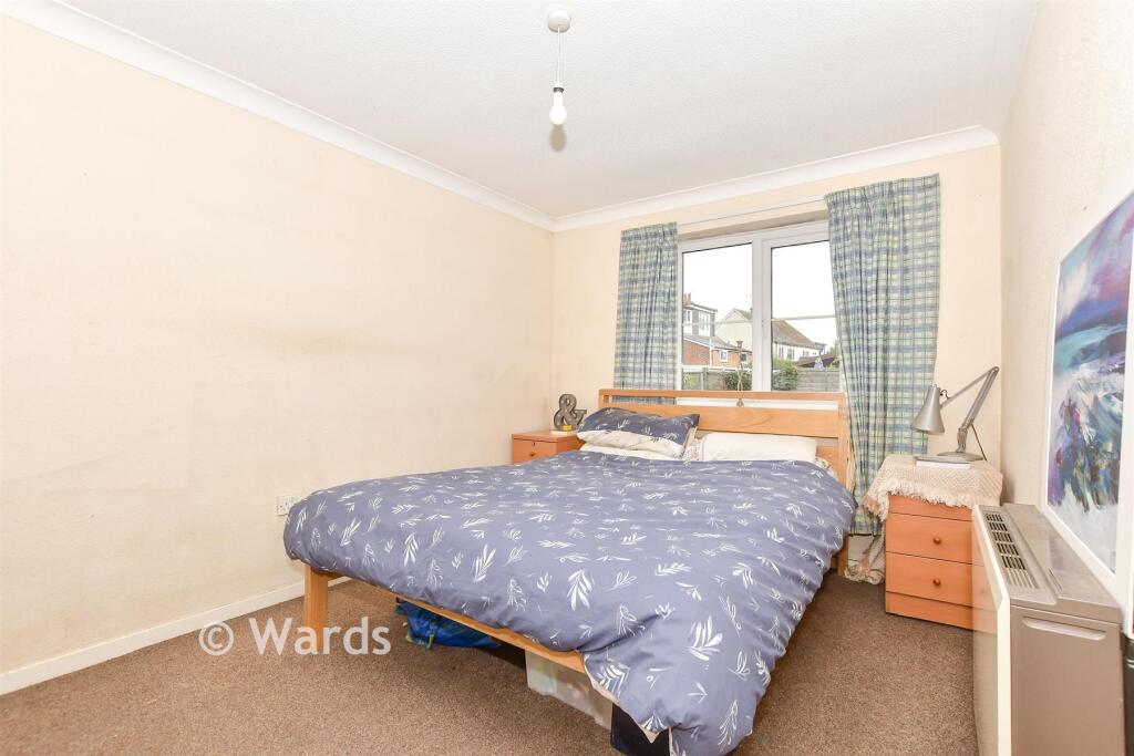 Apartment in Maidstone, Marden - View 5