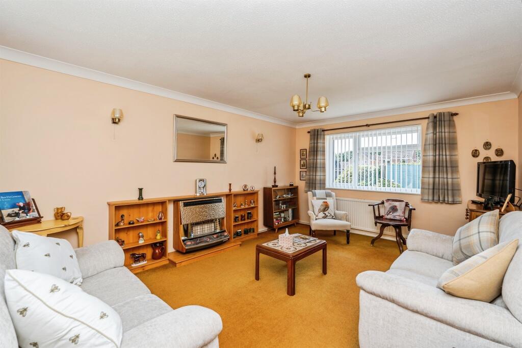 Saxon Road, Blackfield, SOUTHAMPTON photo 3