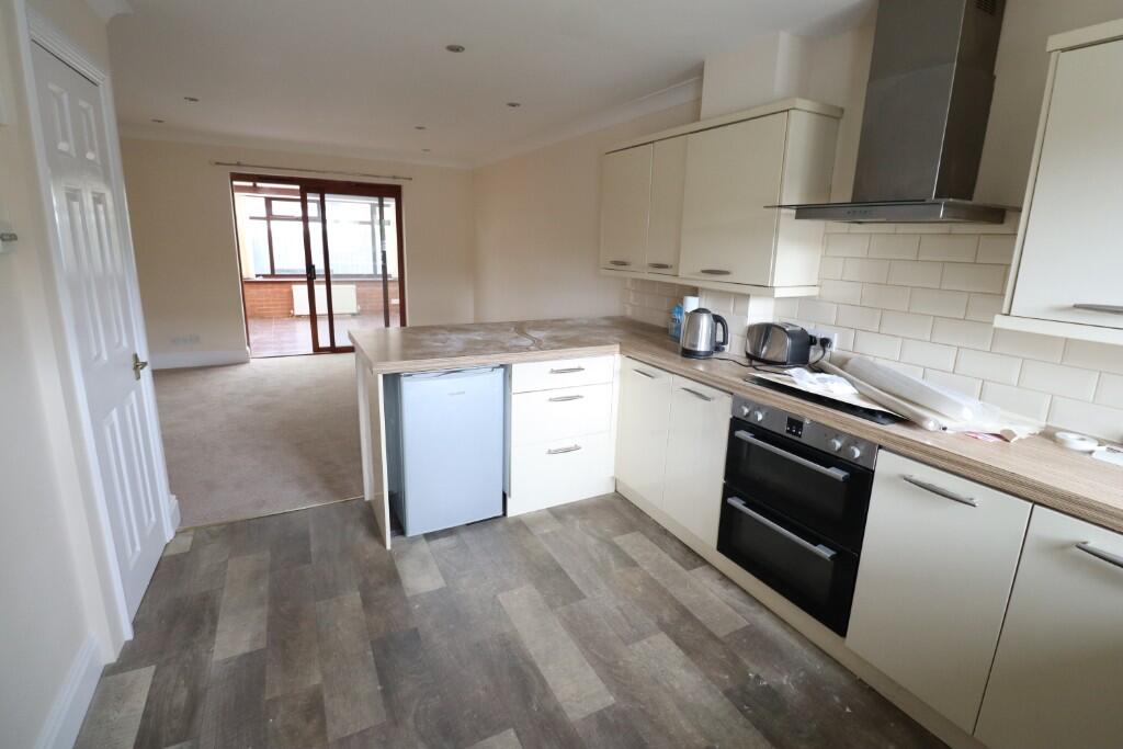 Willow Way, Sandown, Isle Of Wight, PO36 photo 4
