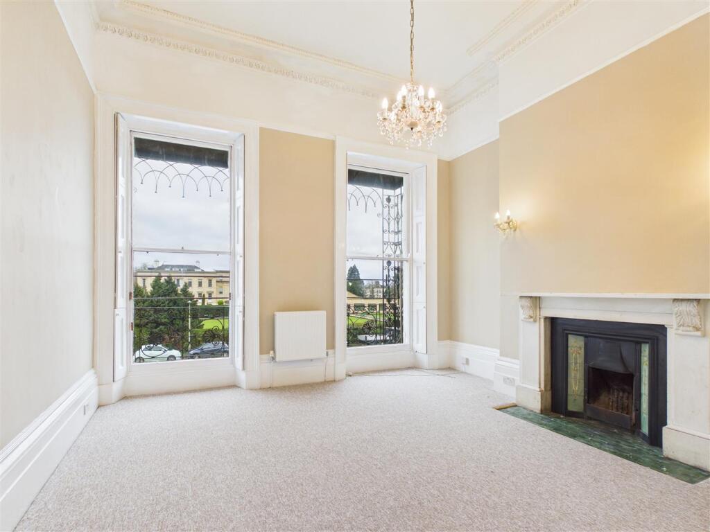 Apartment in Gloucester - View 3