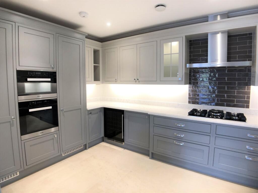 Apartment in Knotty Green, Penn - View 5