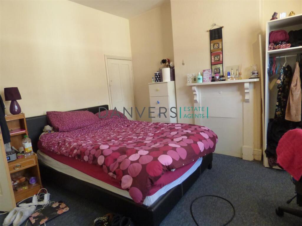 House in Leicester - More