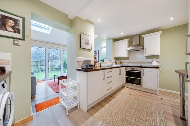 Eton Close, Witney photo 3