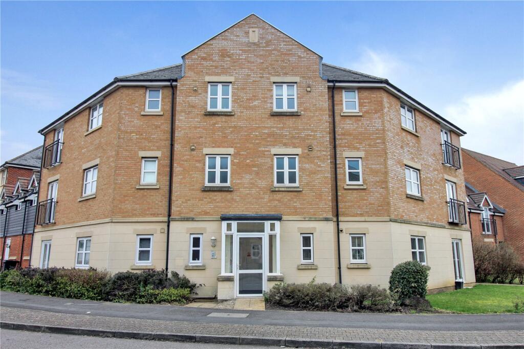 2-bed flat on Torun Way, Haydon End, Swindon, Wiltshire, SN25, £143,950